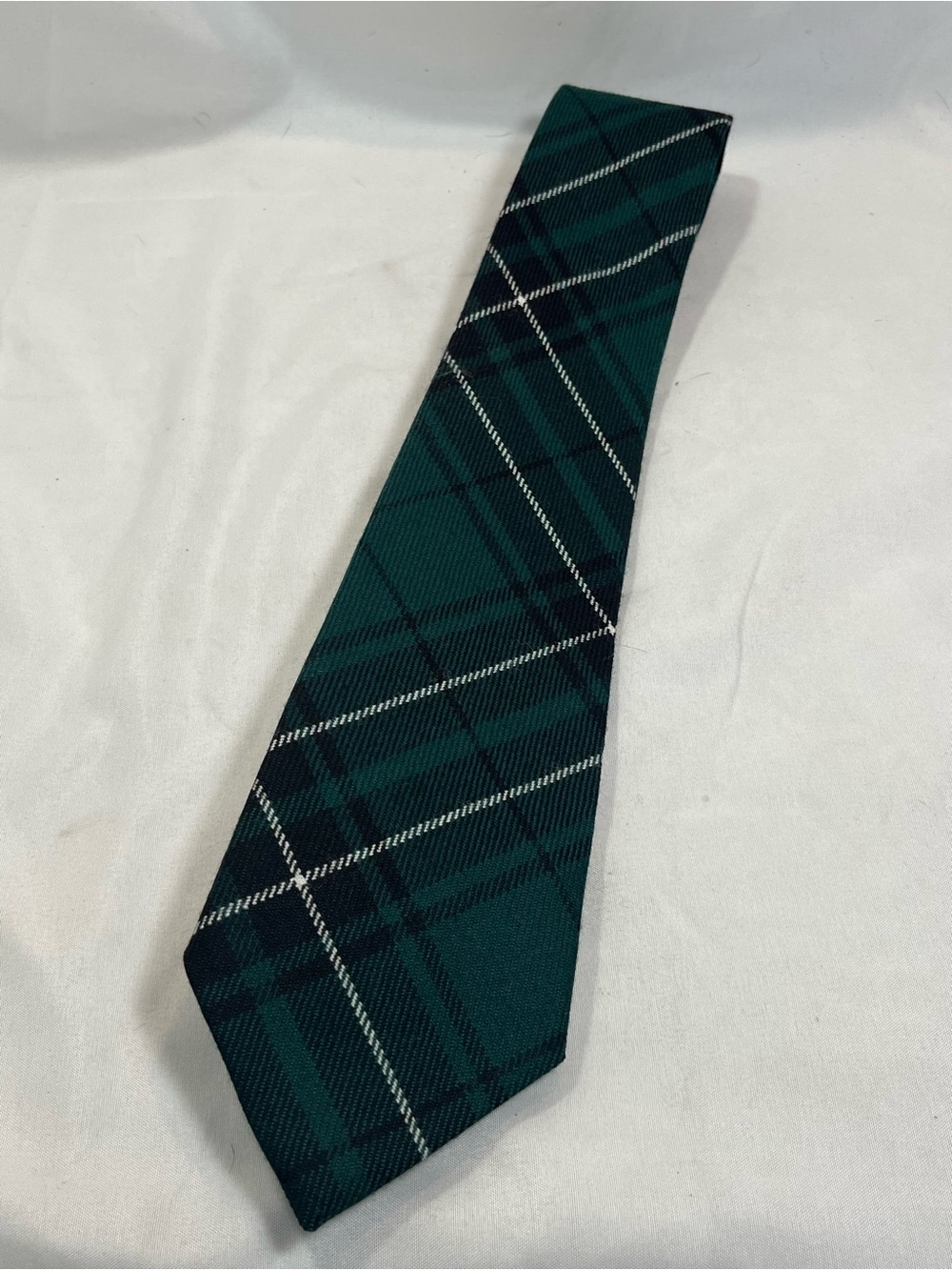 LOCHCARRON of Scotland - Green Plaid Men's Wool Tie - Classic Tartan Style